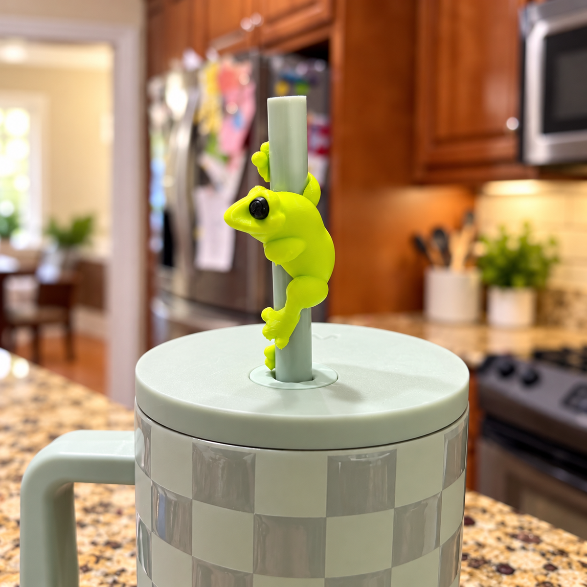 Froggy Straw Hugger