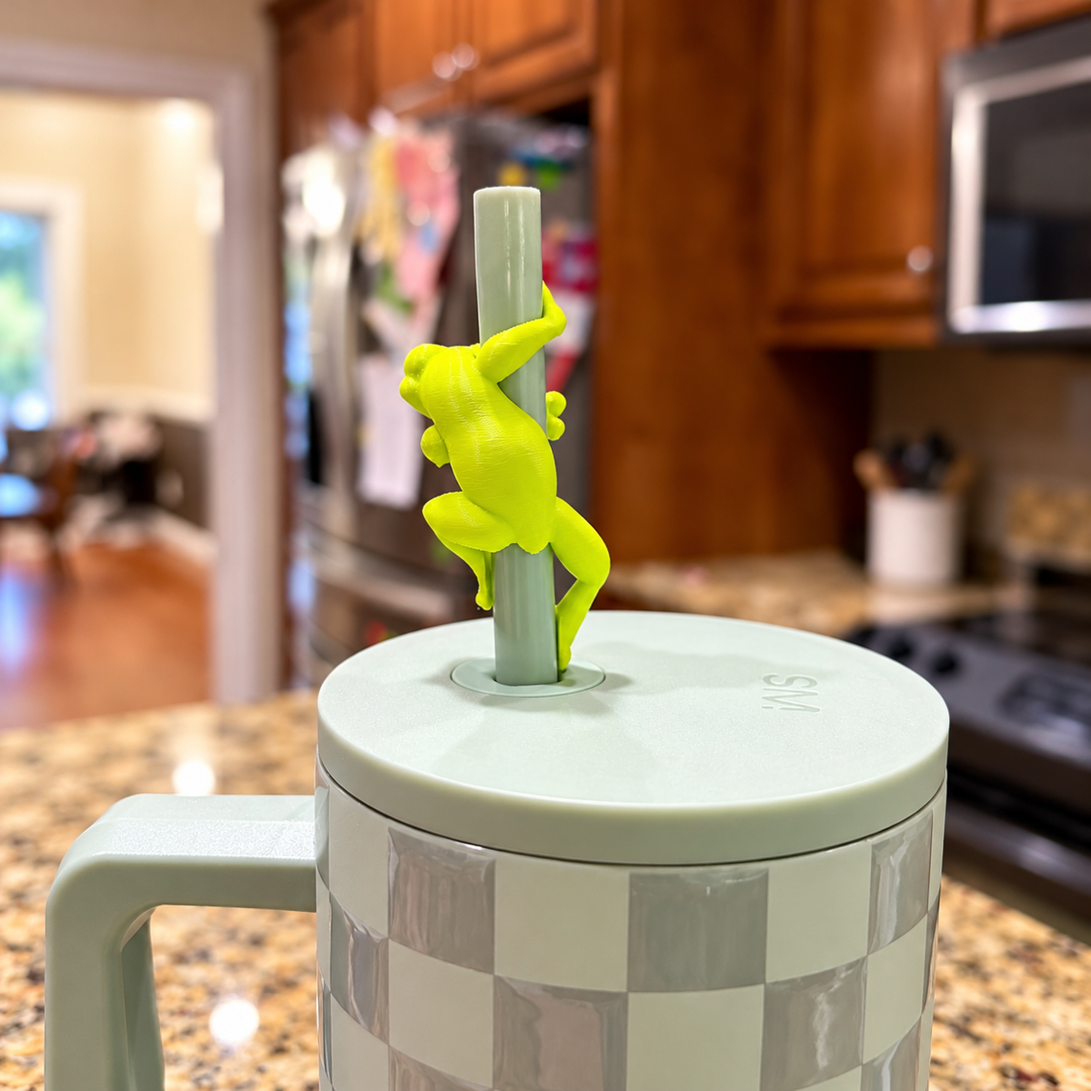 Froggy Straw Hugger