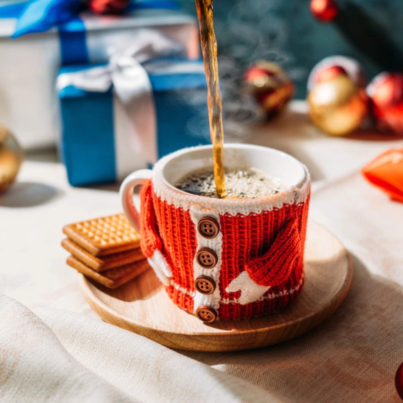 Sweater Mug With Winter Red & White Gloves