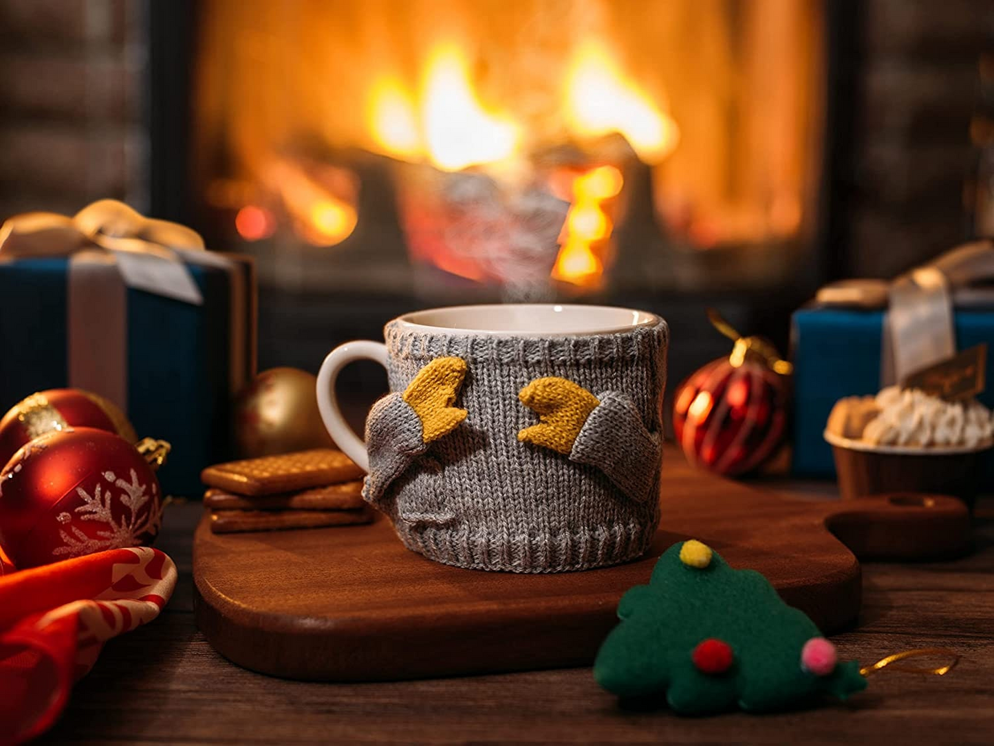 Sweater Mug With Winter Yellow Gloves