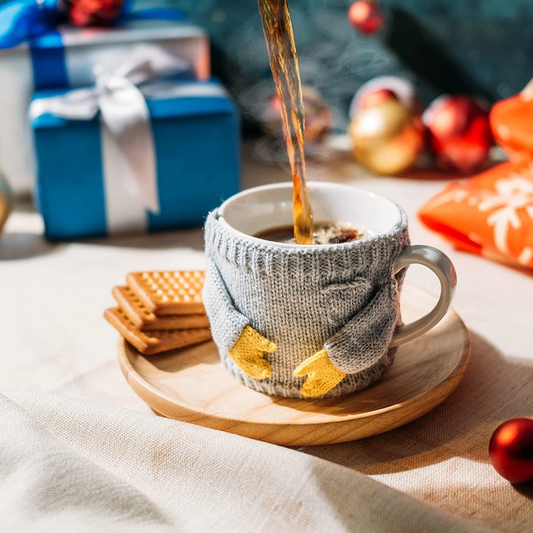 Sweater Mug With Winter Yellow Gloves